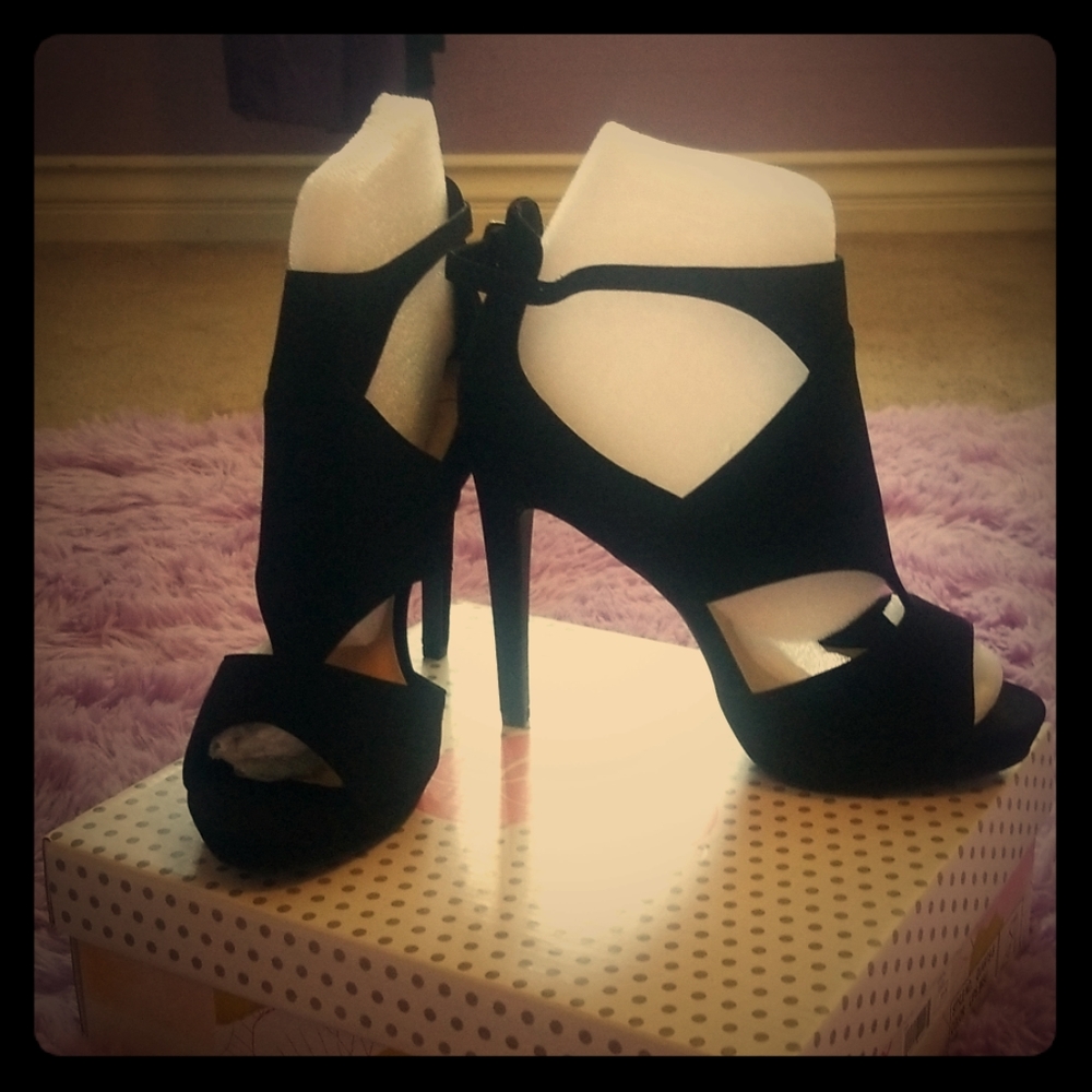 Outgoing heels